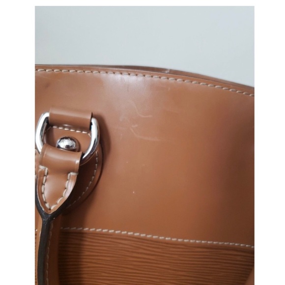 Authentic Louis Vuitton Epi Passy GM Shoulder
Hand Bag Brown with shoulder strap - Picture 13 of 15